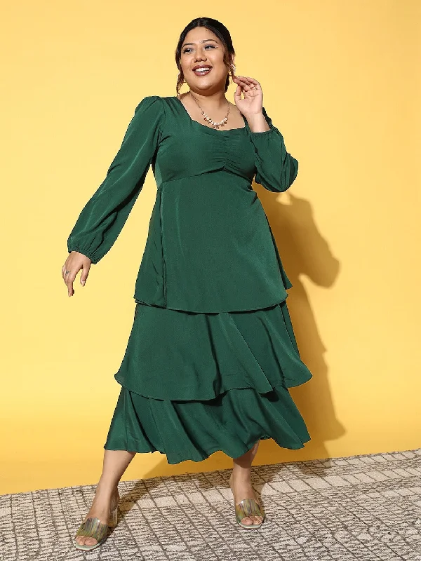 Berrylush Women Plus Size Solid Green Sweetheart Neck Crepe Flounce Hem Layered A-Line Midi Dress